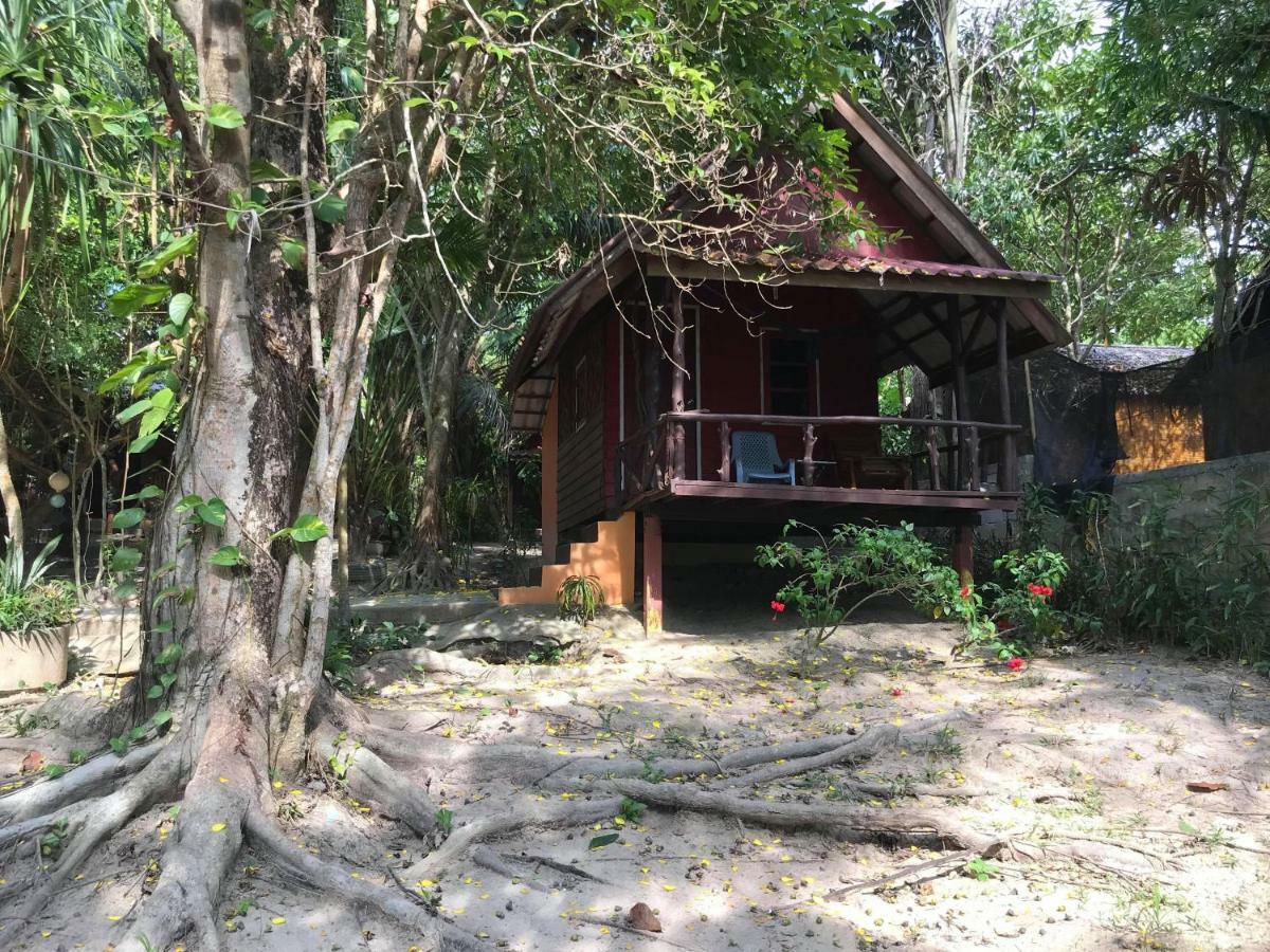 Goldkey Bungalow Hotel Koh Phayam Exterior foto