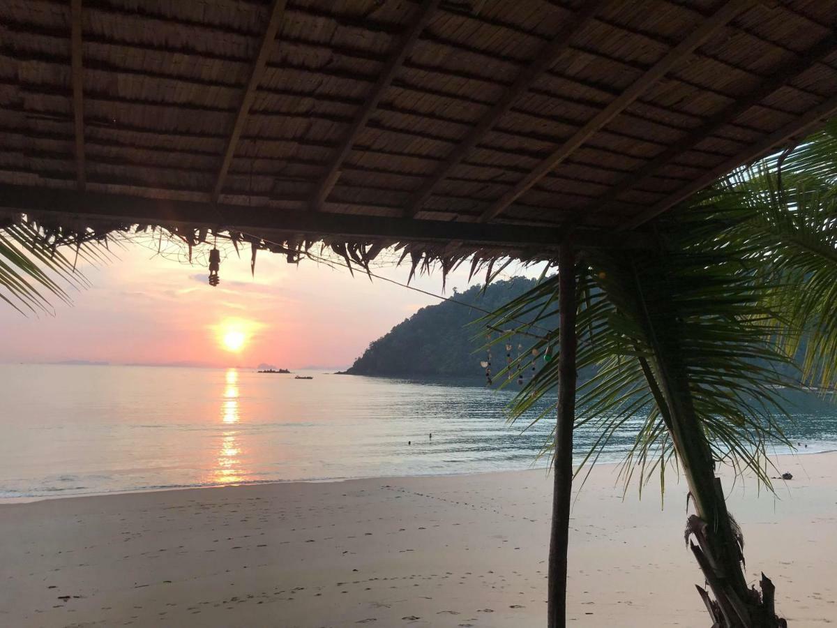 Goldkey Bungalow Hotel Koh Phayam Exterior foto